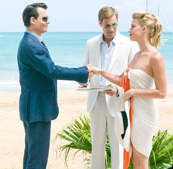 “Cướp biển” Johnny Depp đã cưới “bồ” trẻ 2