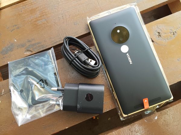 Cận cảnh Lumia 830 phiên bản đặc biệt tại Việt Nam 4