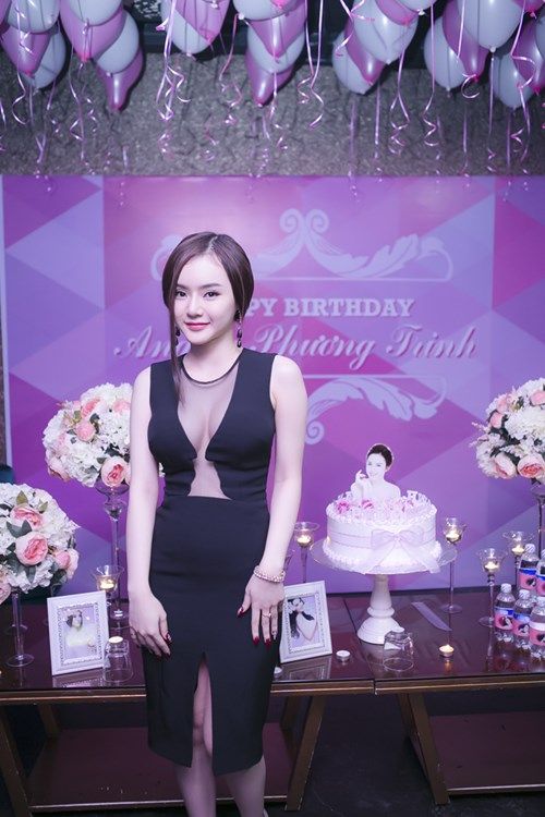 Angela Phương Trinh gợi cảm đón sinh nhật tuổi 20 24