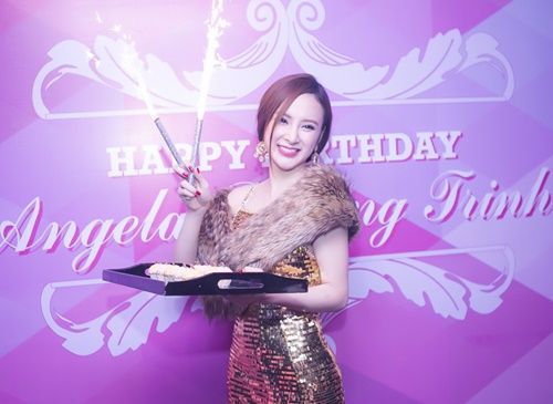 Angela Phương Trinh gợi cảm đón sinh nhật tuổi 20 12