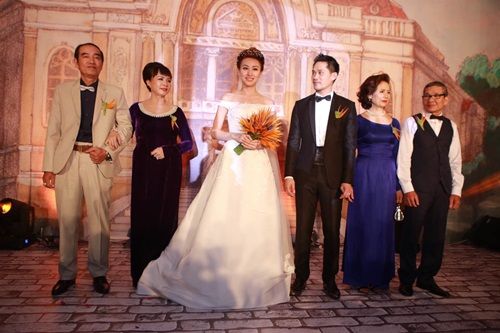 Cận cảnh váy cưới trăm triệu tuyệt đẹp của Ngân Khánh 36