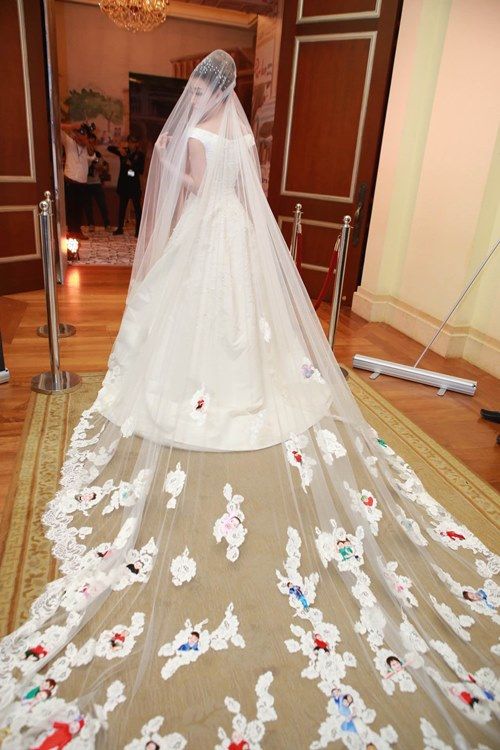 Cận cảnh váy cưới trăm triệu tuyệt đẹp của Ngân Khánh 21