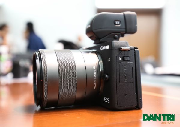 Cận cảnh máy ảnh không gương lật Canon EOS M3 mới nhất 9