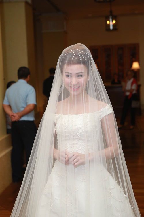 Cận cảnh váy cưới trăm triệu tuyệt đẹp của Ngân Khánh 12