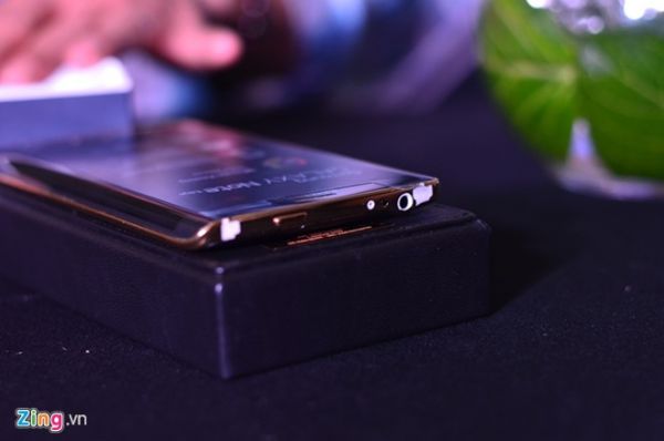 Đập hộp Samsung Galaxy Note Edge mạ vàng đầu tiên ở VN 8