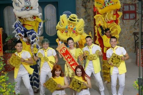 Nhật Kim Anh "cưa sừng" đáng yêu trong MV Tết 33
