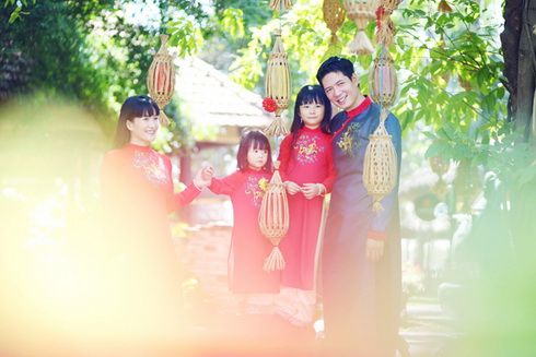Gia đình Việt Hương, Thúy Hạnh, Bình Minh mặc áo dài du xuân 27