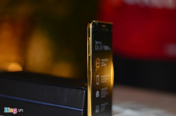 Đập hộp Samsung Galaxy Note Edge mạ vàng đầu tiên ở VN 11