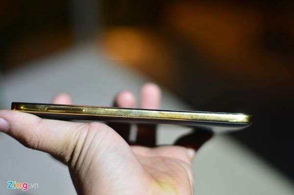 Đập hộp Samsung Galaxy Note Edge mạ vàng đầu tiên ở VN 10