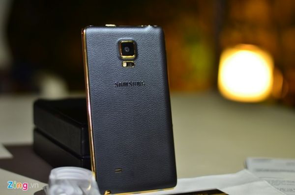 Đập hộp Samsung Galaxy Note Edge mạ vàng đầu tiên ở VN 12