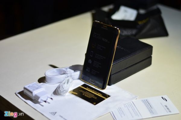Đập hộp Samsung Galaxy Note Edge mạ vàng đầu tiên ở VN 2