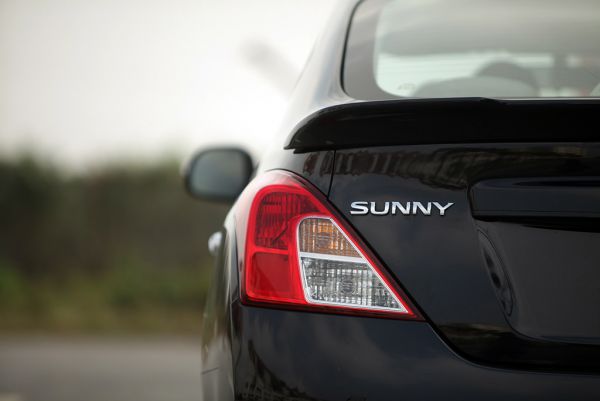 Nissan nâng cấp Sunny XV cho năm 2015 12