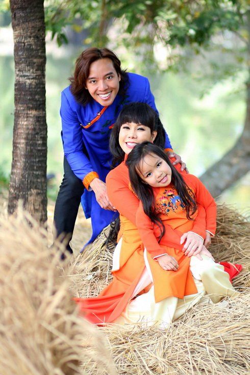 Gia đình Việt Hương, Thúy Hạnh, Bình Minh mặc áo dài du xuân 9