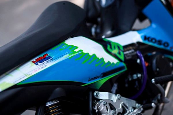 Honda Wave RSX sơn tem đấu của biker Sài Gòn 5