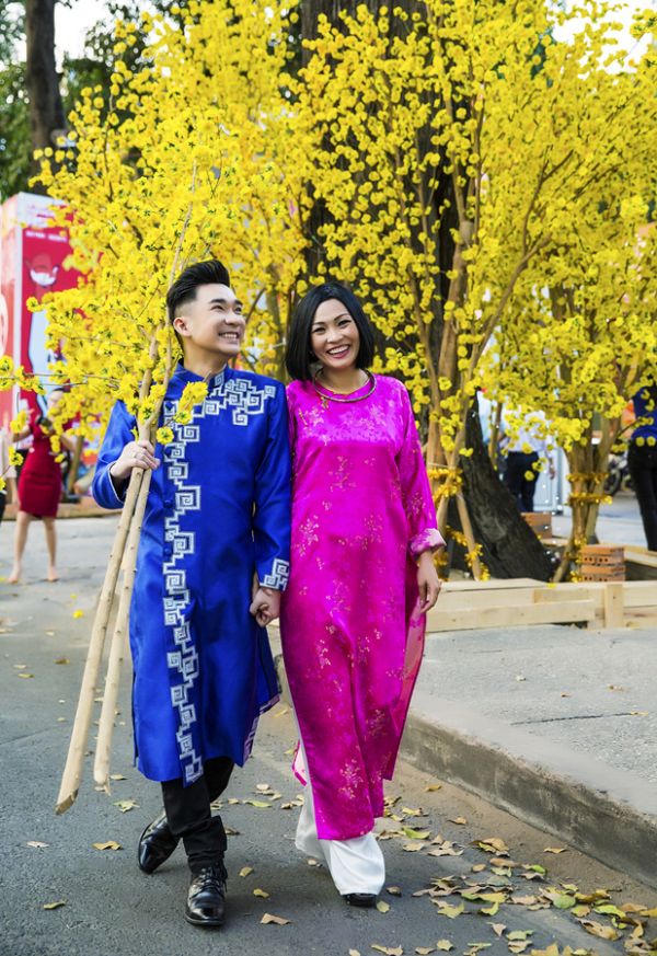 Phương Thanh cùng Quang Hà diện áo dài dạo Tết sớm 10