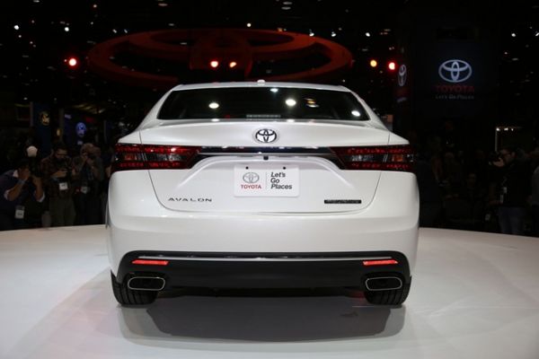 Toyota Avalon 2016 ra mắt tại triển lãm xe Mỹ 6