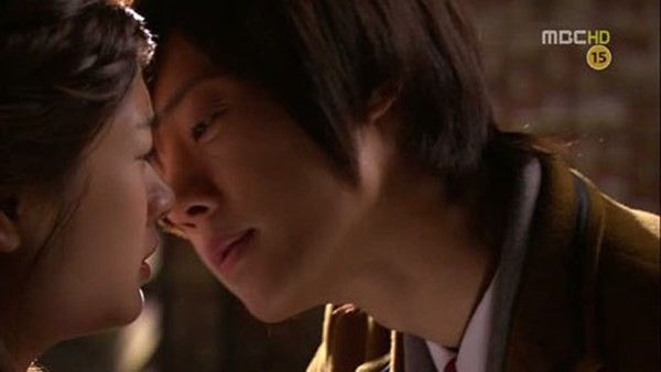 5 màn "cưỡng hôn" đáng nhớ trên màn ảnh Hàn 5