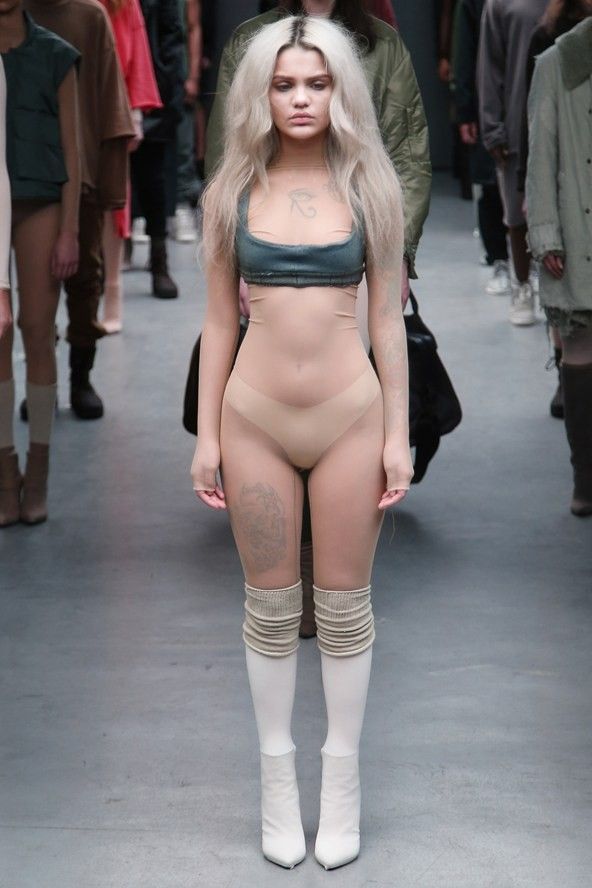 Người mẫu mặc hở hang, khoe nội y ở New York Fashion Week 4