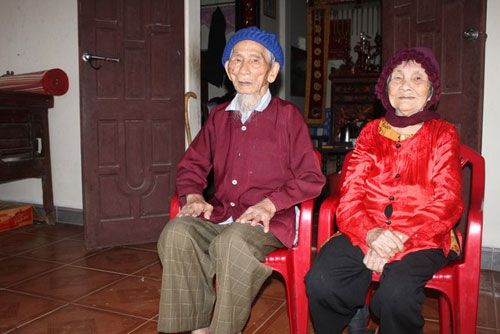 Hơn 100 cái Tết của cặp vợ chồng cao tuổi nhất châu Á 3
