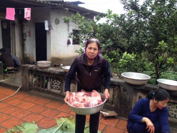 Chùm ảnh: Xem “đụng lợn” ngày Tết ở làng quê 33
