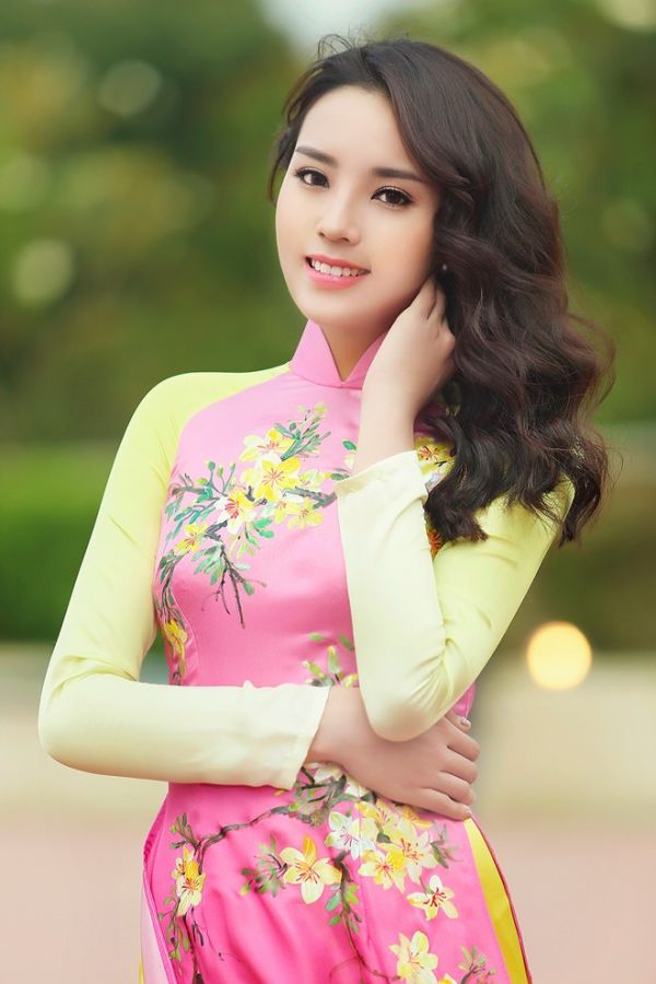 Hoa hậu Kỳ Duyên diện áo dài pastel nhẹ nhàng đón Tết 4
