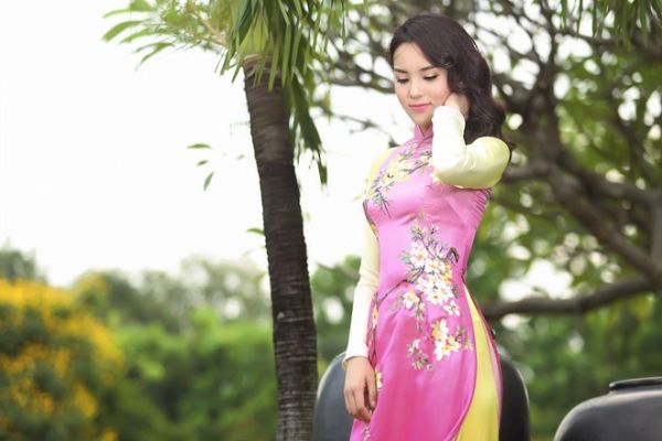 Hoa hậu Kỳ Duyên diện áo dài pastel nhẹ nhàng đón Tết 7