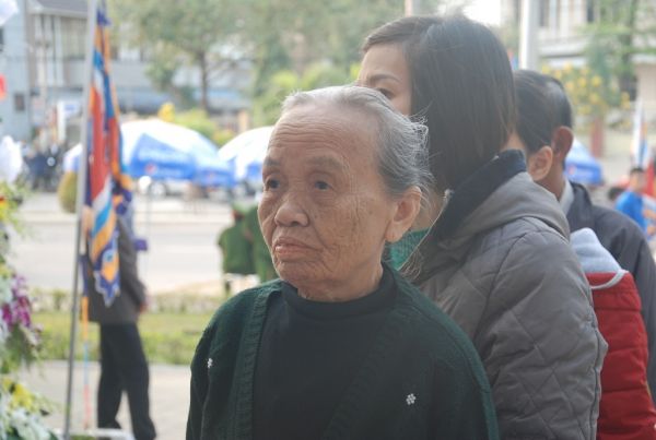 Hàng nghìn người tới viếng ông Nguyễn Bá Thanh tại nhà riêng 7