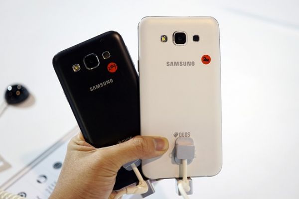 Ảnh Galaxy E5 và E7 bán sau Tết ở VN, giá từ 5,5 triệu 13