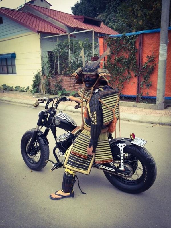 Samurai lái môtô đón Tết ở Hà Nội 4