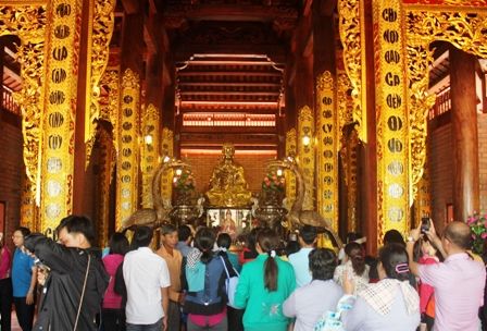Thiền viện lớn nhất ĐBSCL tấp nập người tới lễ Phật cầu may 6