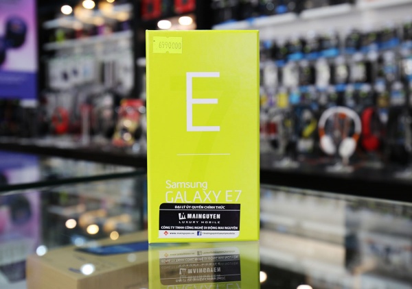 Đập hộp smartphone Galaxy E7 - màn hình lớn, giá tốt 2