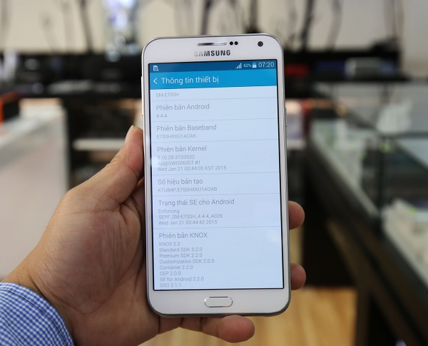 Đập hộp smartphone Galaxy E7 - màn hình lớn, giá tốt 13