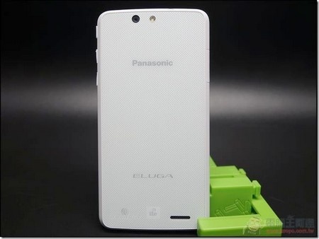Panasonic trình làng smartphone đầu tiên dùng chip 64-bit 3