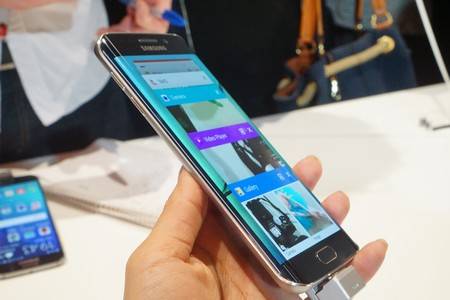 Cận cảnh bộ đôi Galaxy S6 đẹp nhất từ trước đến nay của Samsung 4