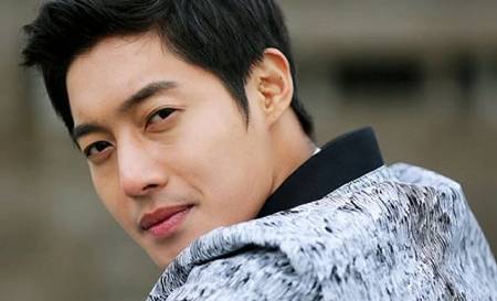 Bạn gái bị đánh đập của Kim Hyun Joong công khai kết quả khám thai 3