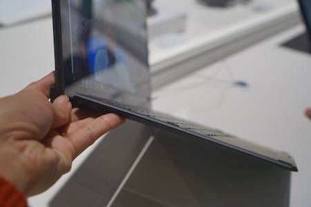 Cận cảnh Xperia Z4 Tablet - Máy tính bảng mỏng và mạnh mẽ nhất hiện nay 10