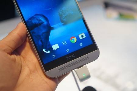 Cận cảnh smartphone thế hệ mới One M9 của HTC 7