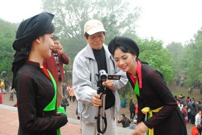 Thiếu nữ Kinh Bắc khoe sắc giữa Hội Lim 5