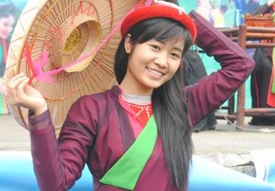 Thiếu nữ Kinh Bắc khoe sắc giữa Hội Lim 10