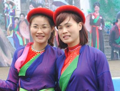Thiếu nữ Kinh Bắc khoe sắc giữa Hội Lim 6