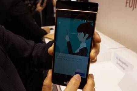 Fujitsu giới thiệu nguyên mẫu smartphone với chức năng bảo mật bằng tròng mắt 4