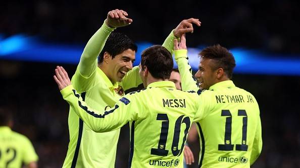 Messi, Suarez tỏa sáng giúp Barca áp sát Real 7