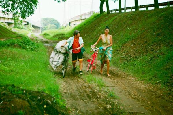 Cảnh gần gũi của Bằng Kiều và Lan Khuê trong "Sơn đẹp trai" 8