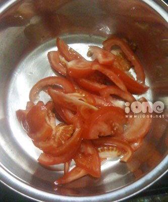 Cách nấu canh nấm kim châm chua cay ngon cơm ngày lạnh 6