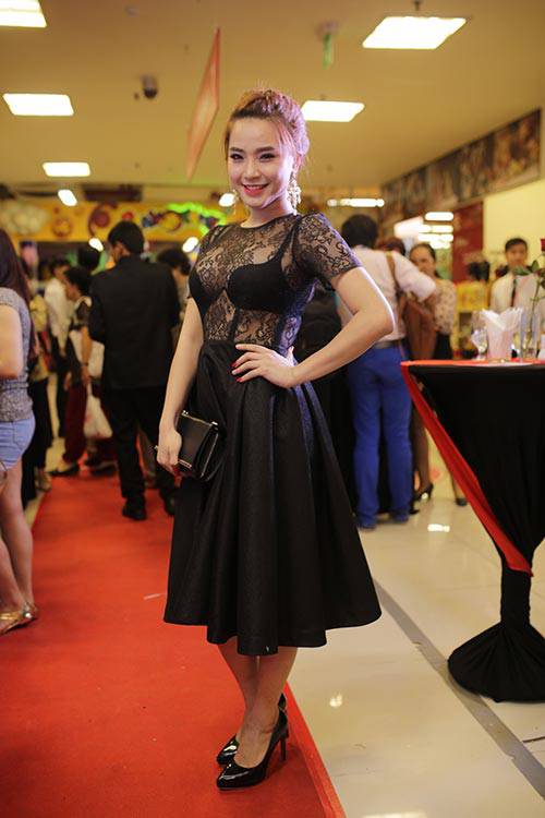 Thời trang ngày càng quyến rũ của dàn hot girl Việt 11
