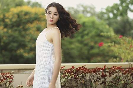 Hoa hậu Kỳ Duyên xinh lung linh trong ngày nắng mới 2