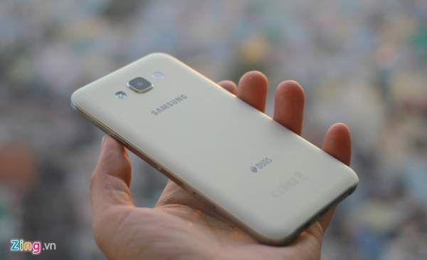 Đánh giá Galaxy E7: Di động tầm trung ăn khách của Samsung 2