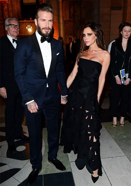 Victoria Beckham “kém tươi” bên chồng điển trai 11