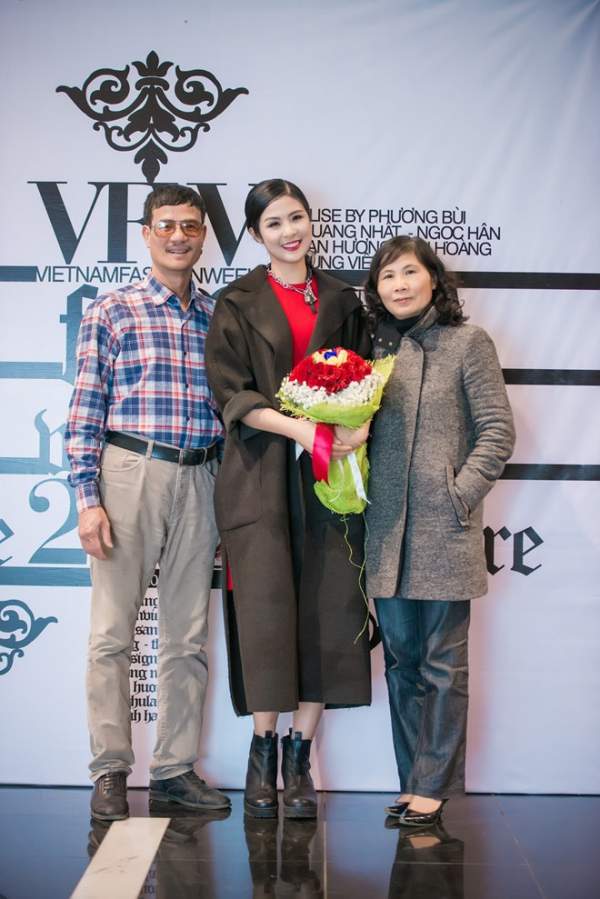 Hoa hậu Thùy Dung làm vedette BST của Ngọc Hân 9
