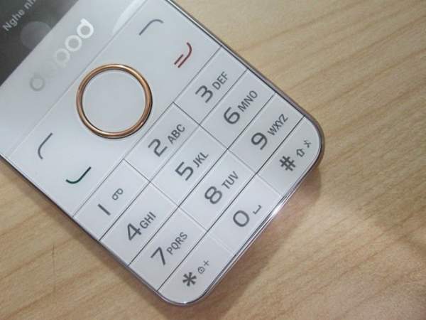 Điện thoại cơ bản nhái kiểu dáng iPhone 5S giá 380.000 đồng 7